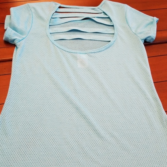 ATHLETIC ๐ณ WORKS TOP - Picture 4 of 8